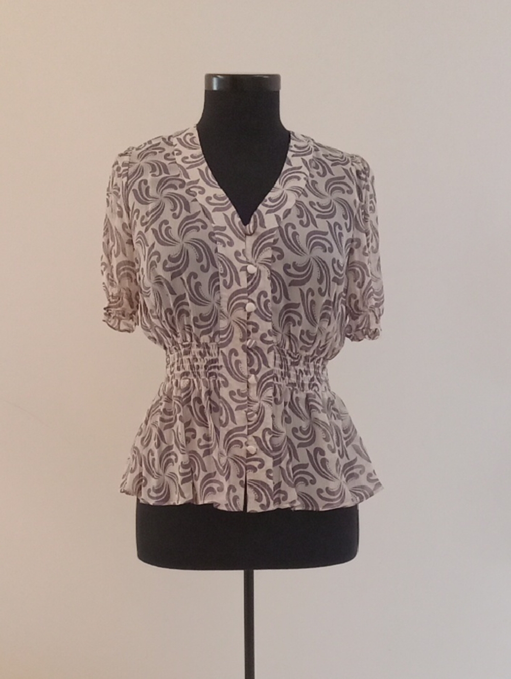 Banana Republic Cream Blouse with Gray Swirl Print